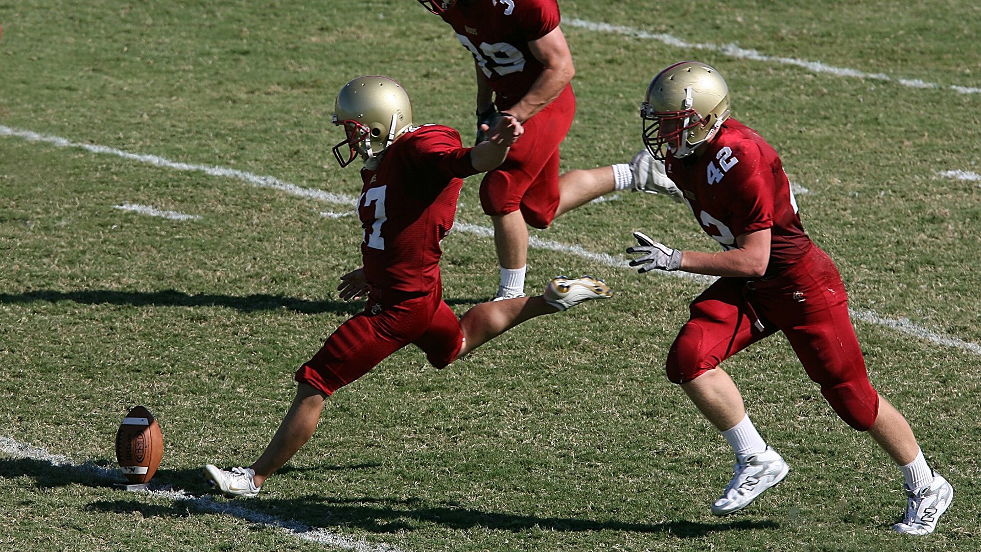 中国篮球场边科技应用日益普及，比赛更精彩，中国篮球球场规格